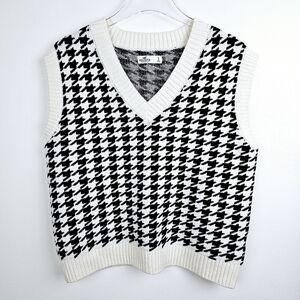 Hollister Black & White Houndstooth Sweater Vest